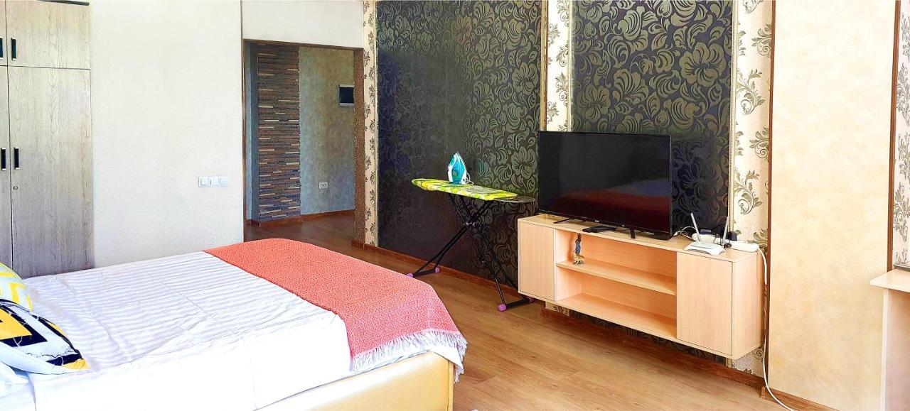 Apartment With Panoramic View In The Center Bischkek Exterior foto
